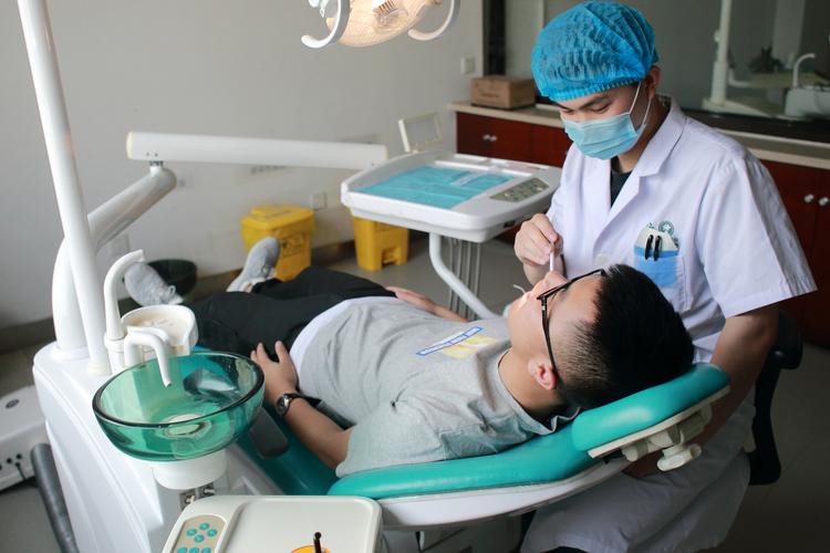 dentist take impression from child